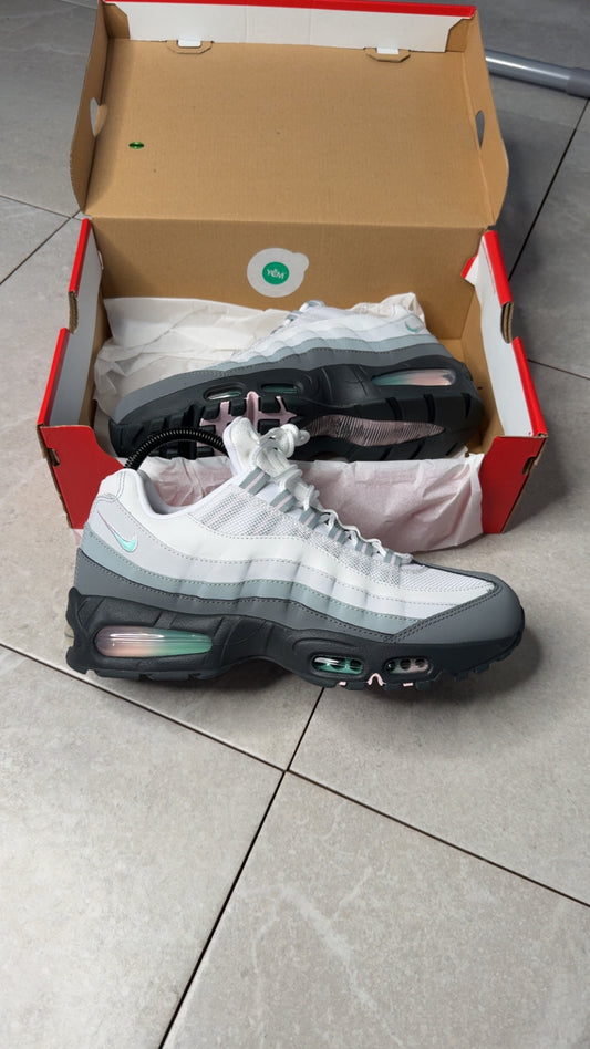 Nike air max 95 apple pink