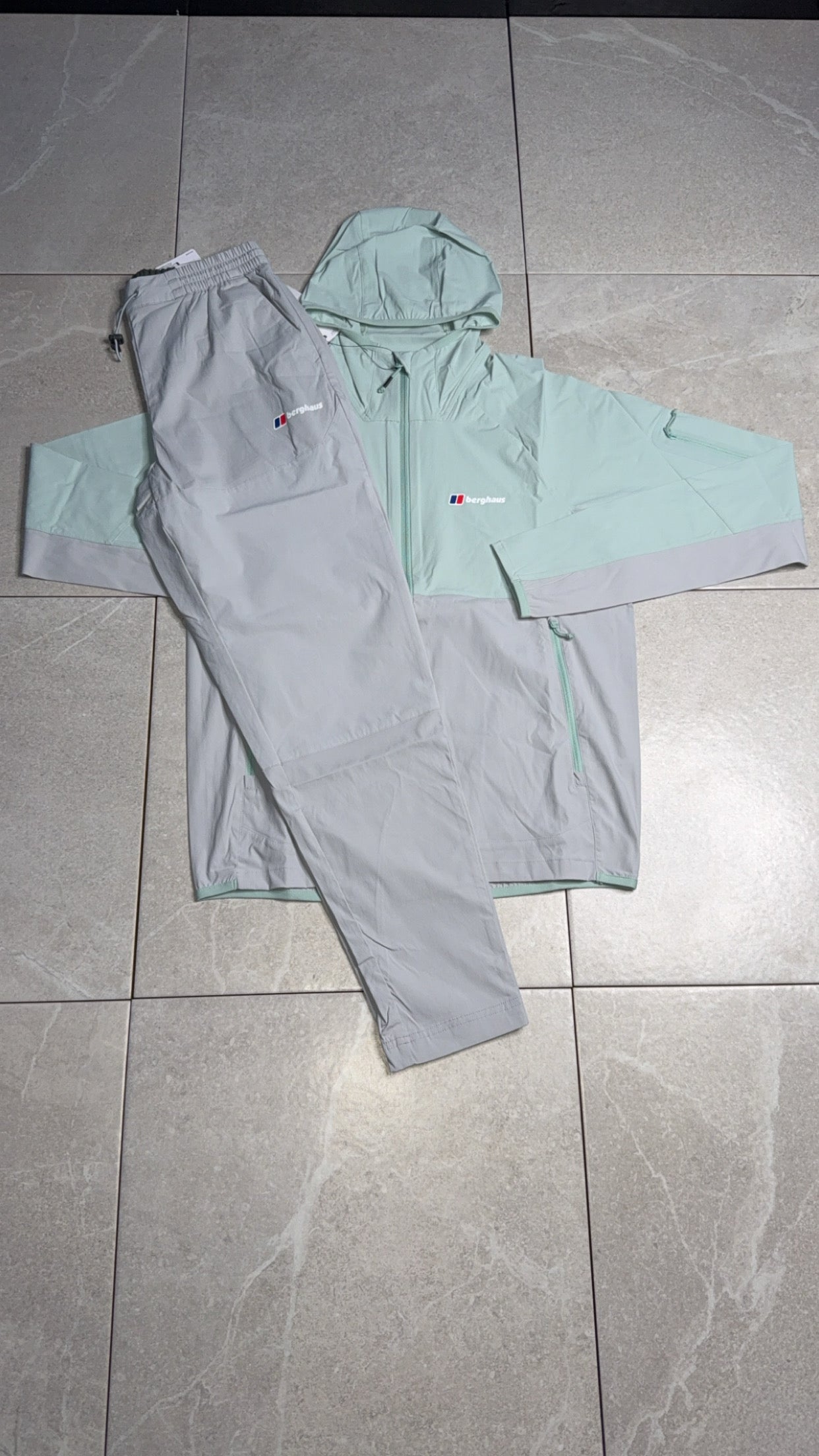 Berghaus theran track suit